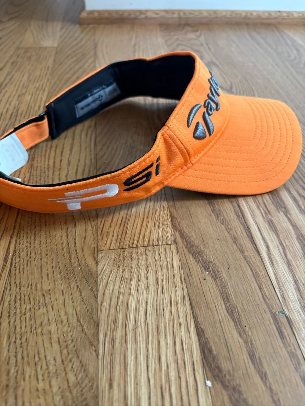 Taylormade NWOT Visor Golf Orange Snap Back One Size Fits All Polyester